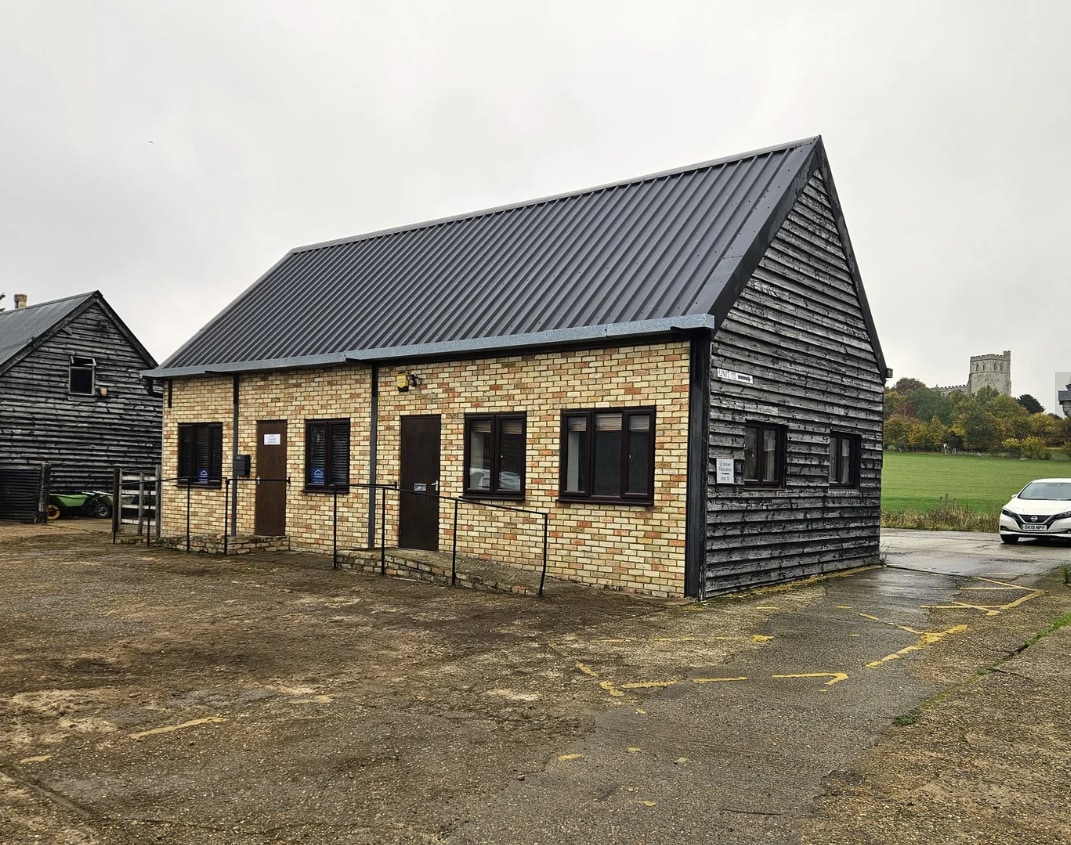 Sparrow Hall Farm, Leighton Road, Edlesborough, Dunstable to rent Primary Photo- Image 1 of 6