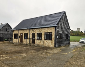 Sparrow Hall Farm, Leighton Road, Edlesborough, Dunstable to rent Primary Photo- Image 1 of 6