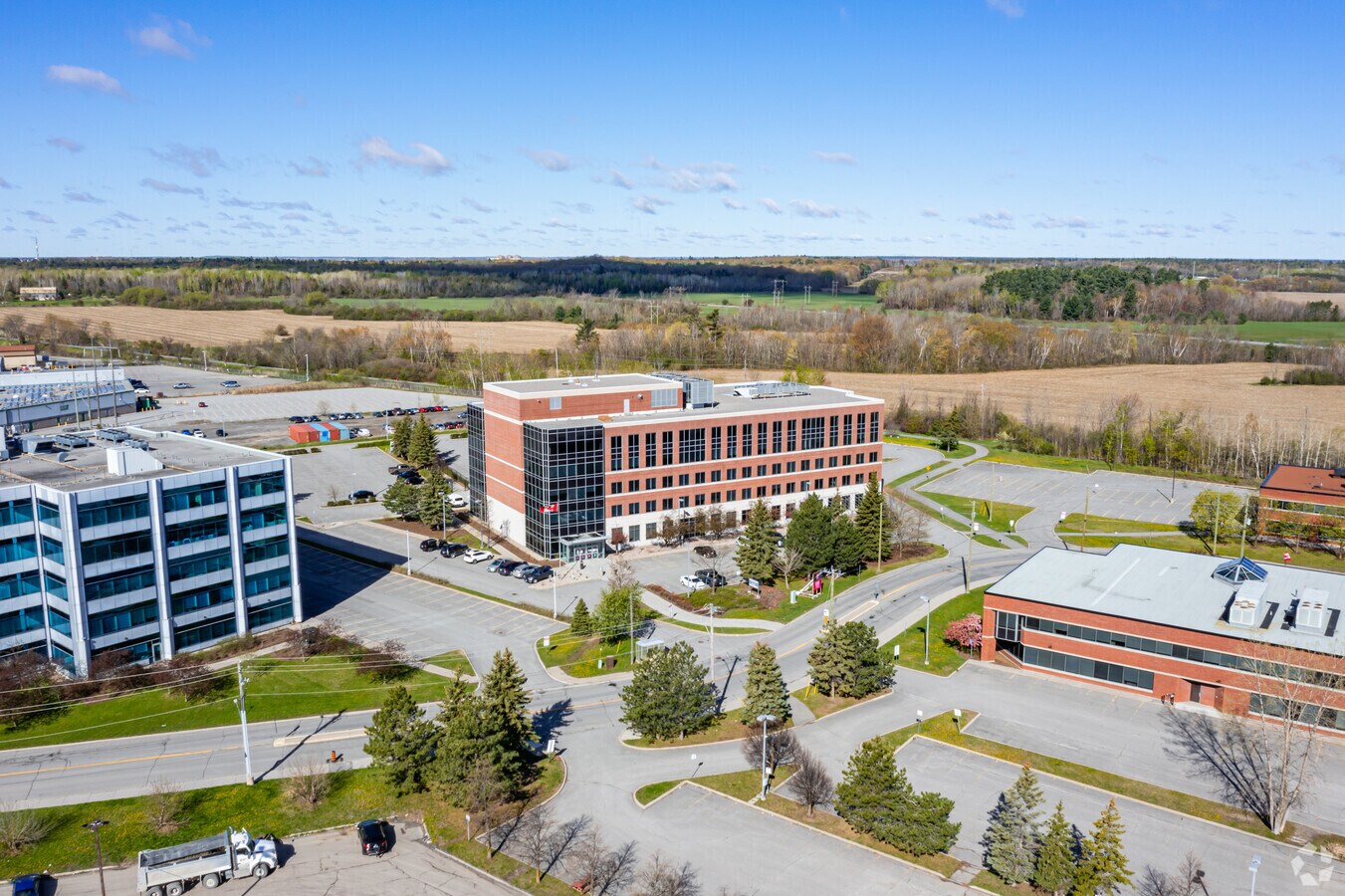 25 Fitzgerald Rd, Ottawa K2H 8R6 25 Fitzgerald Rd