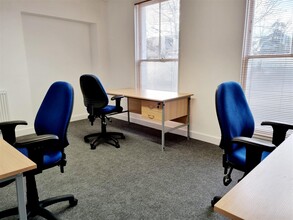 27-28 Windmill St, Gravesend to rent Interior Photo- Image 1 of 3