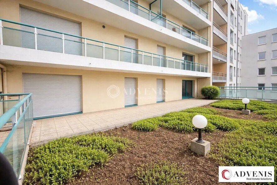 Office in Lille to rent - Building Photo - Image 1 of 6