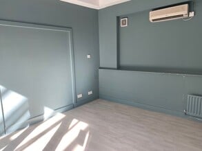 Boyces Ave, Bristol for sale Interior Photo- Image 1 of 2