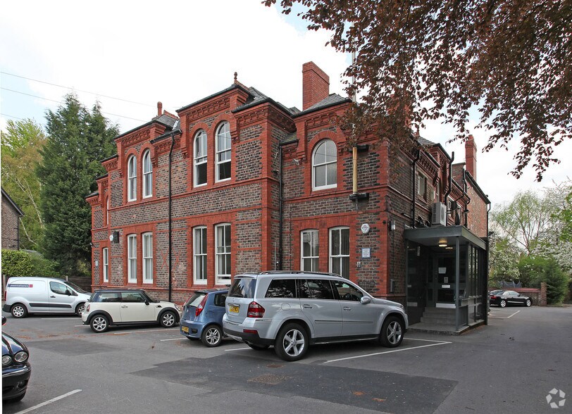 239 Ashley Rd, Altrincham to rent - Building Photo - Image 2 of 6