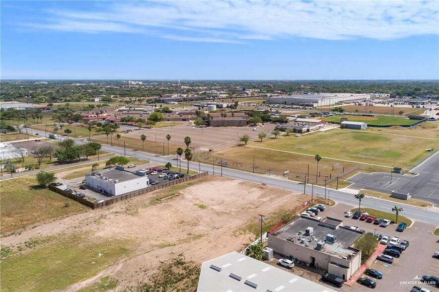 1406 W Pike Blvd, Weslaco, TX for sale - Aerial - Image 3 of 5