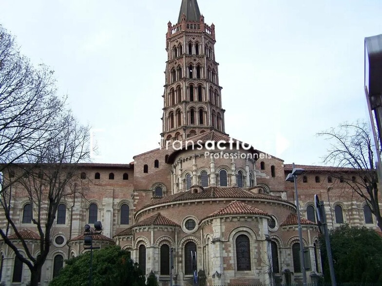 Retail in Toulouse to rent - Building Photo - Image 2 of 7