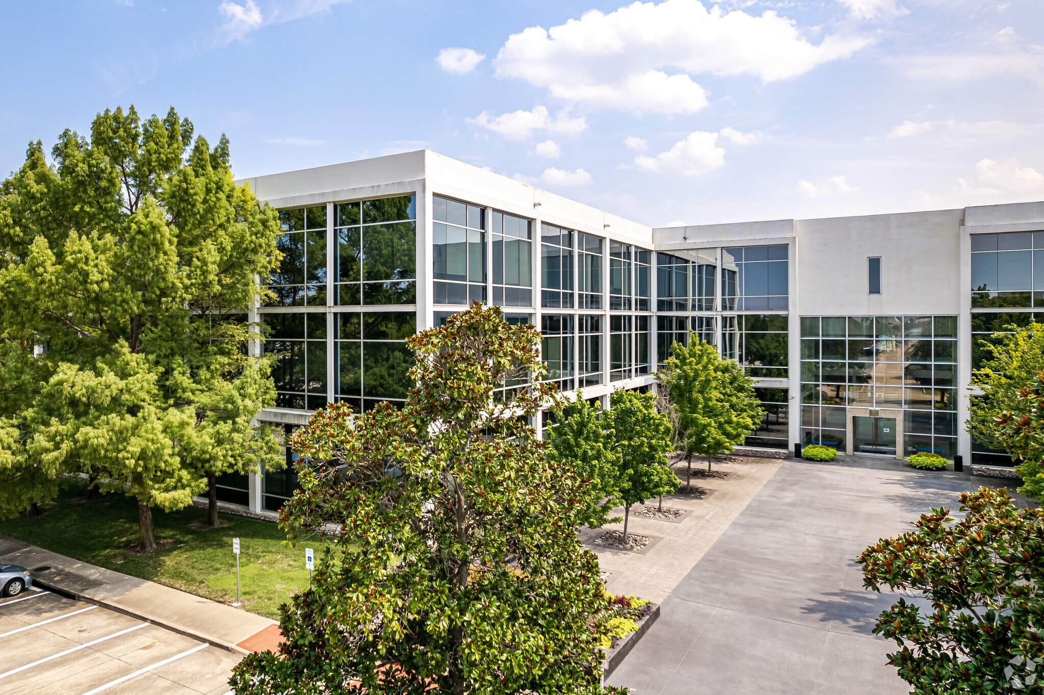 4000 International Pky, Carrollton, TX to rent Primary Photo- Image 1 of 10