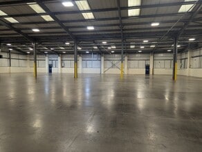 13-14 Oldington Trading Estate, Kidderminster to rent Interior Photo- Image 2 of 2