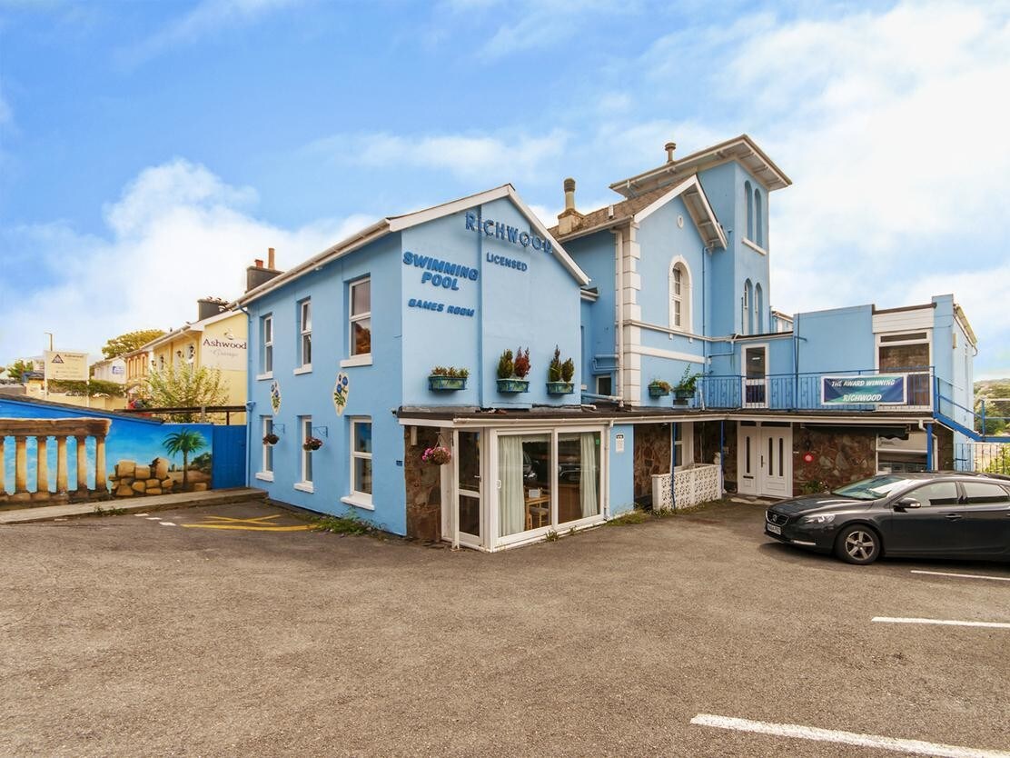 20 Newton Rd, Torquay for sale Primary Photo- Image 1 of 1