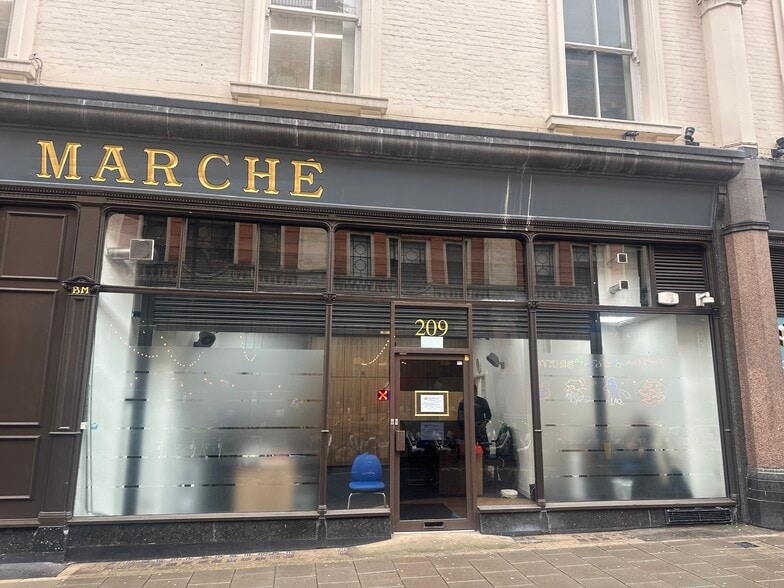 209 Ferndale Rd, London to rent - Building Photo - Image 1 of 1