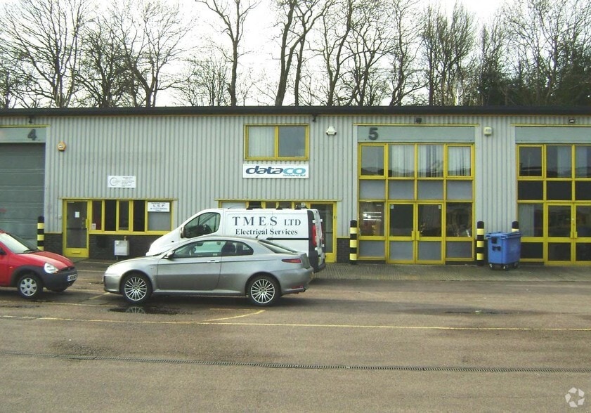 1-7 Porters Wood, St Albans for sale - Building Photo - Image 2 of 6