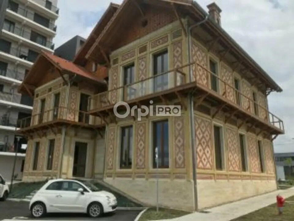 Office in Lormont for sale Building Photo- Image 1 of 13