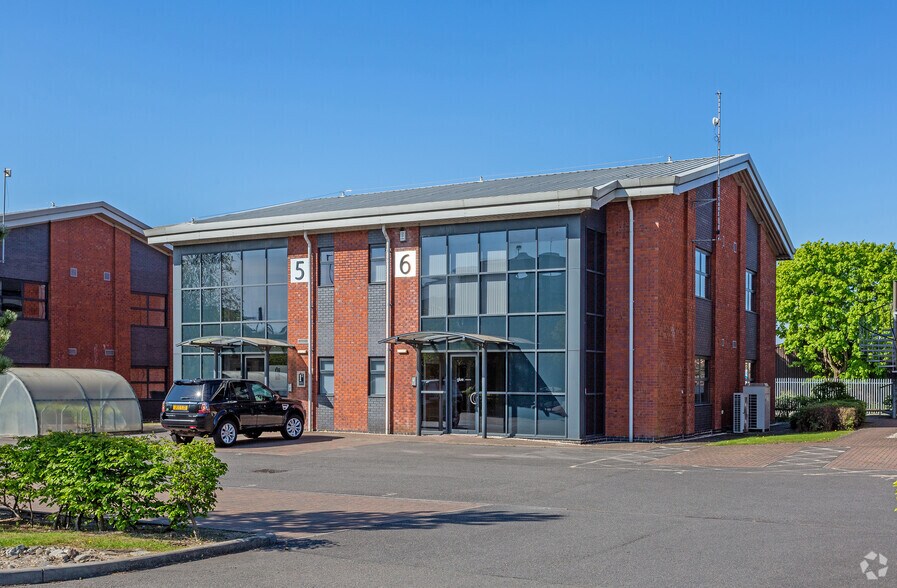 Shepcote Ln, Sheffield to rent - Building Photo - Image 2 of 4