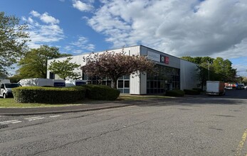 Flanders Rd, Southampton to rent Building Photo- Image 2 of 4
