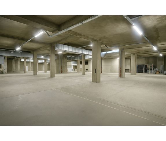 Industrial in Paris to rent Building Photo- Image 1 of 7
