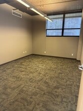 3122 Gillham Plz, Kansas City, MO to rent Interior Photo- Image 2 of 2