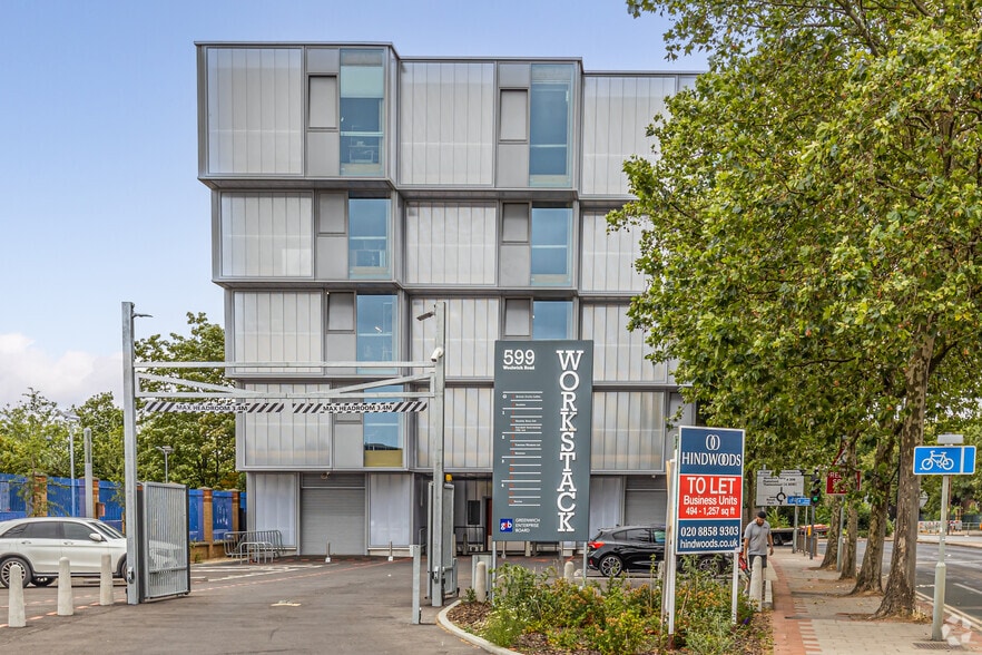 599 Woolwich Rd, London to rent - Building Photo - Image 2 of 3