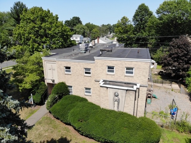 18 Elmhurst St, West Hartford, CT for sale - Primary Photo - Image 1 of 1