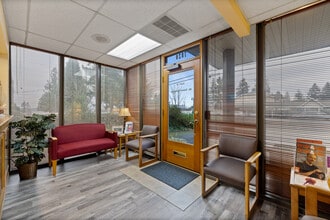 7820-7822 27th St W, University Place, WA for sale Interior Photo- Image 2 of 7