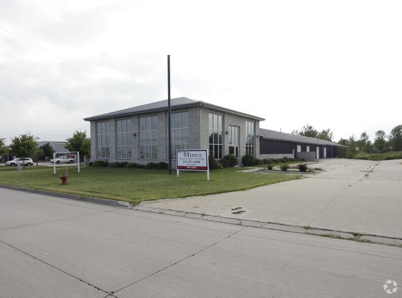 2900 SE Gateway Dr, Grimes 50111 Light Industrial for Sale UK