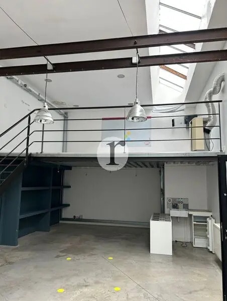 Vente Bureaux 300 m² - Photo 1