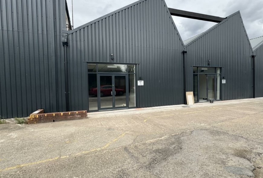 Roseville Rd, Leeds to rent - Building Photo - Image 1 of 2