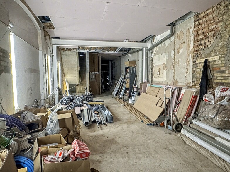 10 The Broadway, Woodford Green to rent - Building Photo - Image 3 of 6