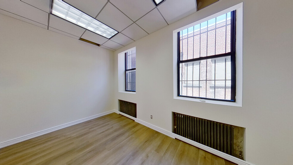 129 E 124th St, New York, NY for rent - Interior Photo - Image 3 of 13