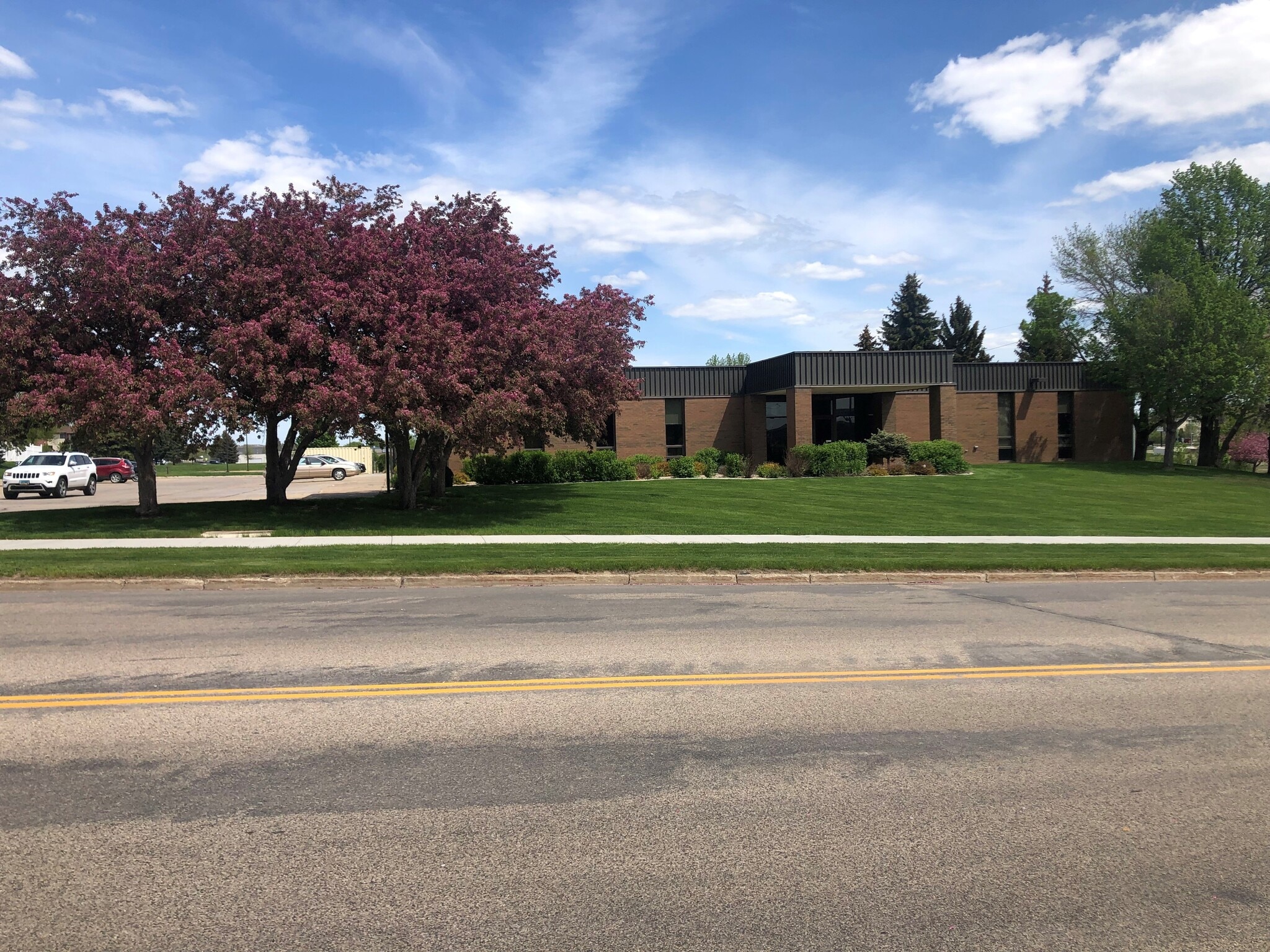 1838 E Interstate Ave, Bismarck, ND for sale Primary Photo- Image 1 of 1