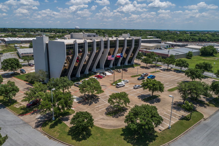 1800 Teague Dr, Sherman, TX for rent - Building Photo - Image 1 of 34