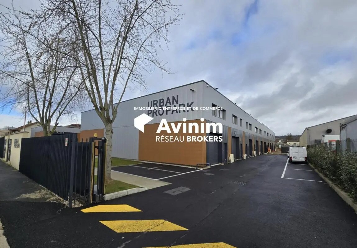 Industrial in Cormeilles-en-Parisis for sale Building Photo- Image 1 of 4