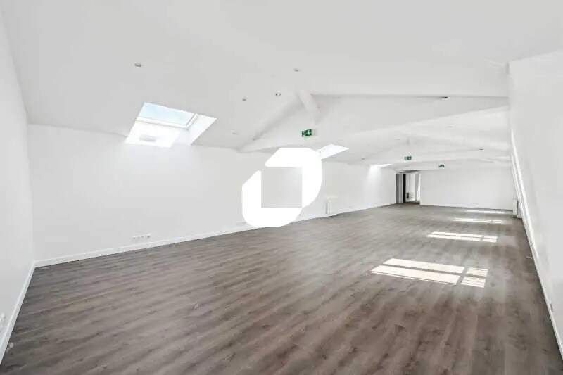 Office in Nanterre to rent - Interior Photo - Image 2 of 14