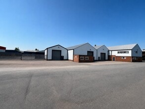 Pedmore Rd, Dudley to rent Building Photo- Image 1 of 2