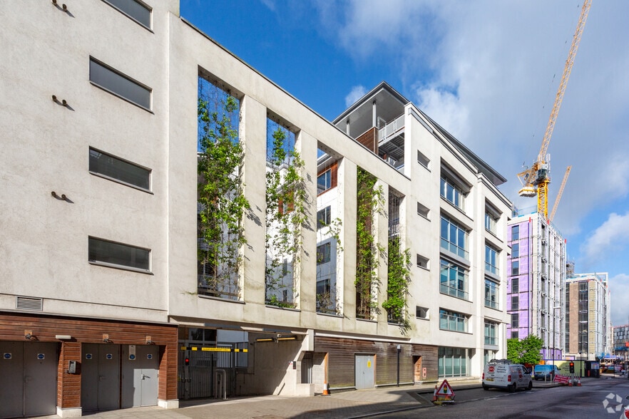 1 Linear Park, Bristol to rent - Building Photo - Image 2 of 7