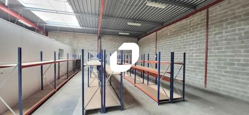 Location Local d'activités 365 m² - Photo 1