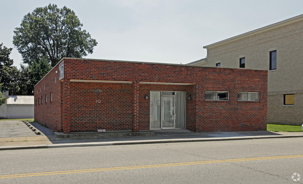 712 W Broadway Ave, Hopewell, VA for sale - Primary Photo - Image 1 of 1