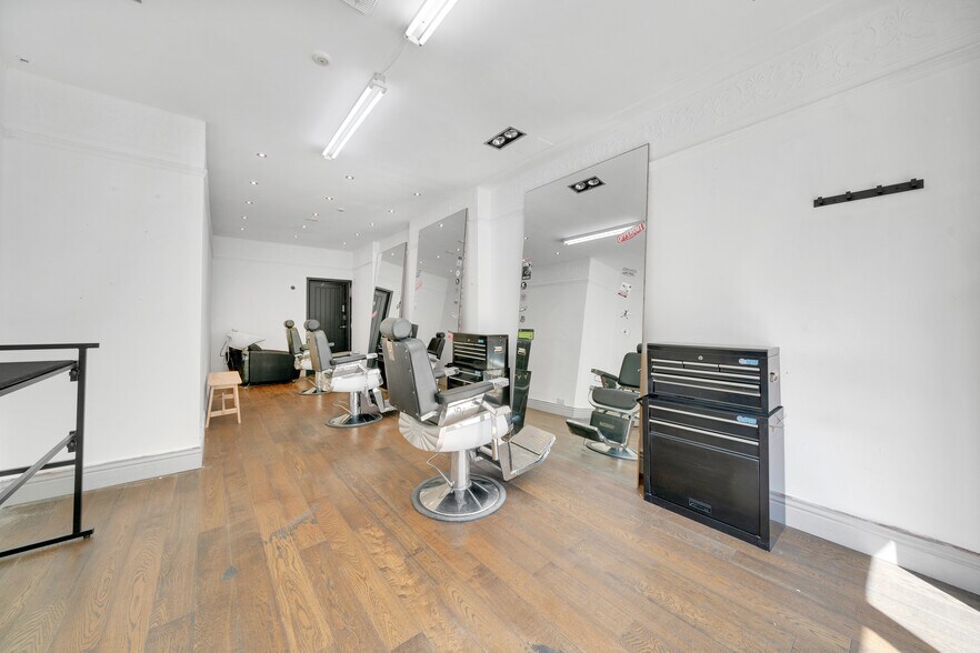 45-47 Fashion St, London for rent - Interior Photo - Image 3 of 10