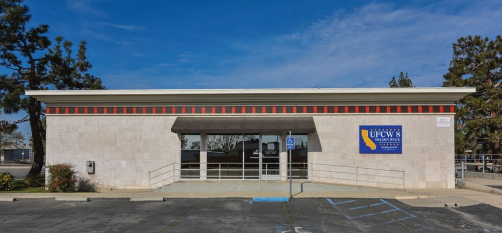 900 Airport Dr, Bakersfield, CA for sale - Building Photo - Image 1 of 1