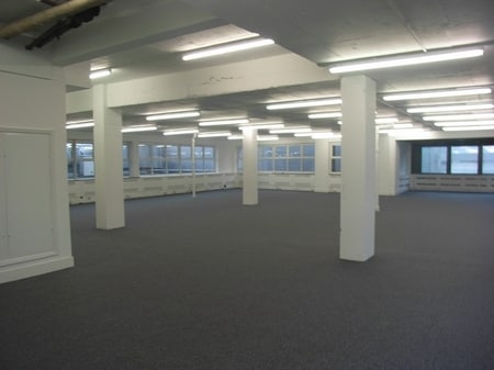 7 Western Rd, Romford to rent - Interior Photo - Image 2 of 7