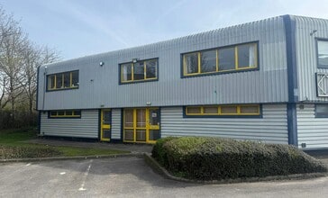 Ashworth Rd, Swindon to rent Building Photo- Image 1 of 3