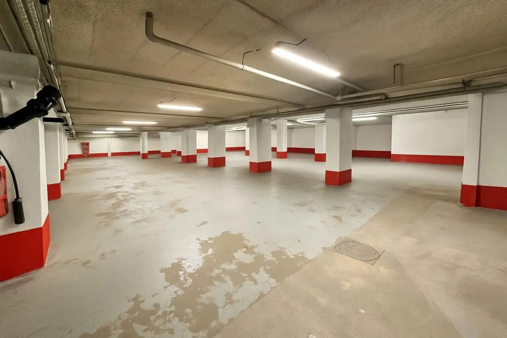 Location Local d'activités 150 m² - Photo 1