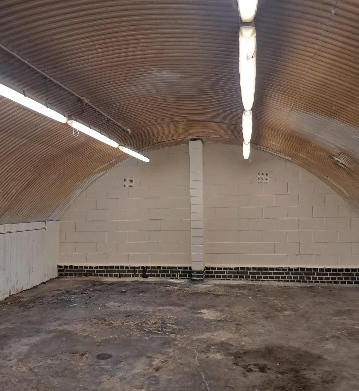 132 Skeltons Ln, London to rent Interior Photo- Image 1 of 1