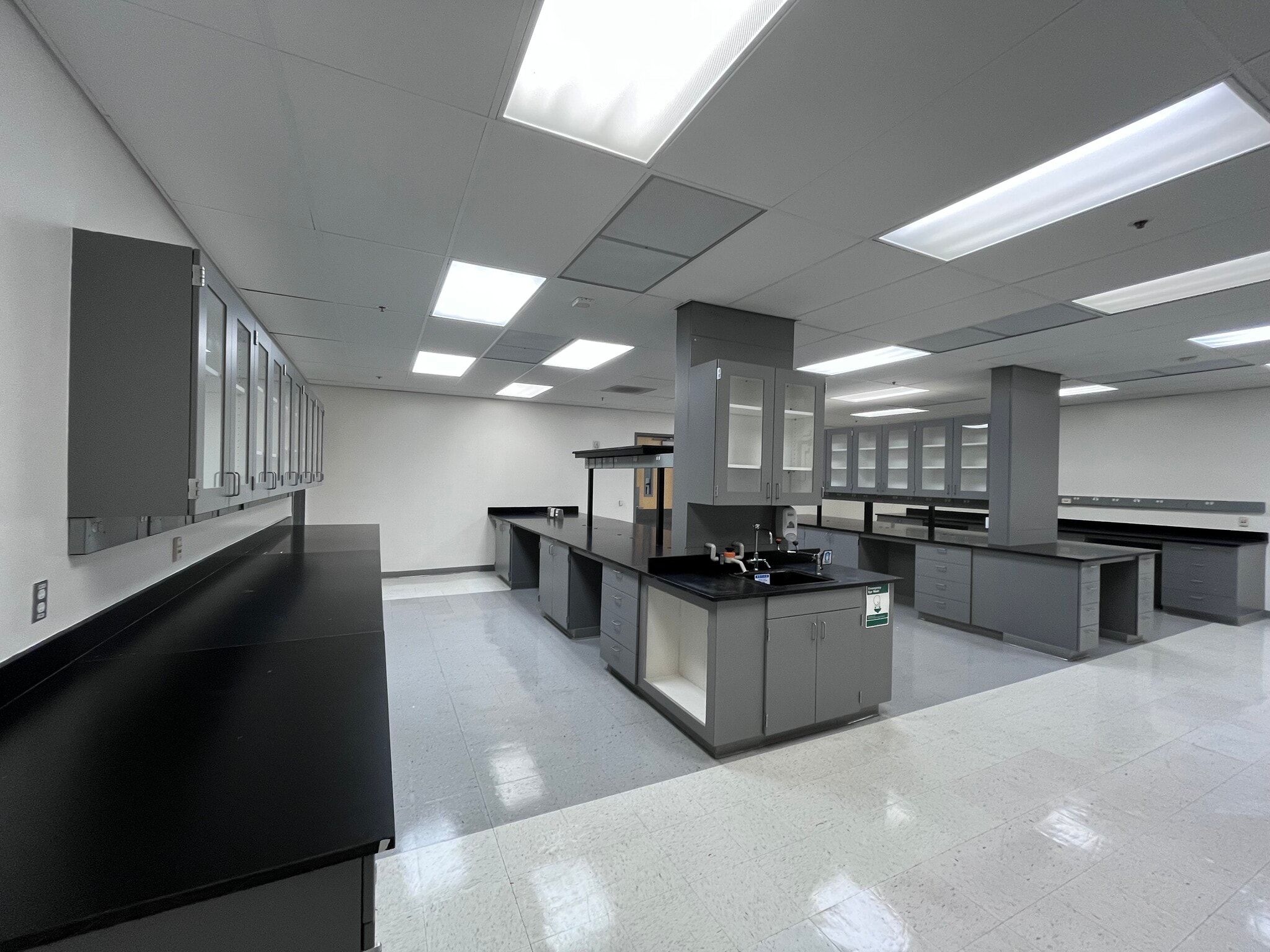 319 N Bernardo Ave, Mountain View, CA to rent Interior Photo- Image 1 of 3