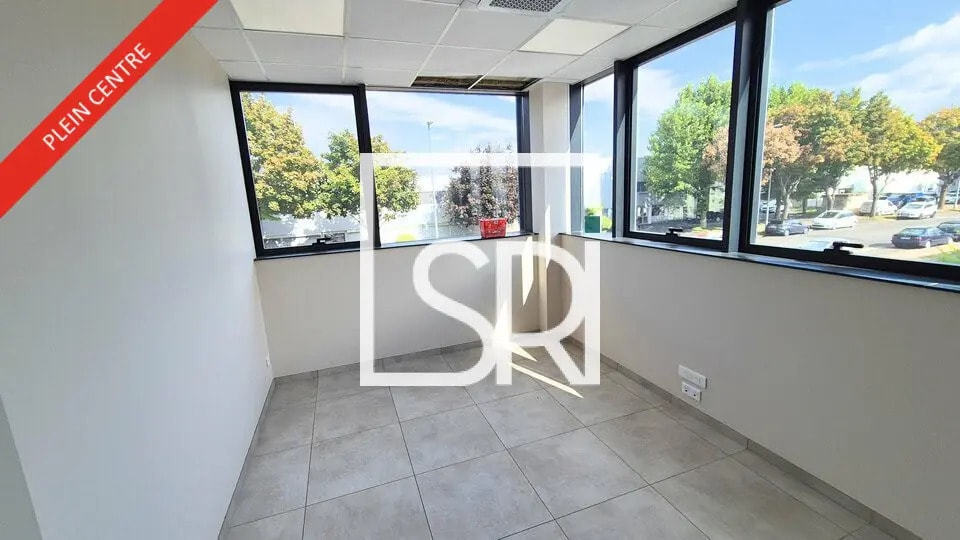 Location Bureaux 81 m² - Photo 1
