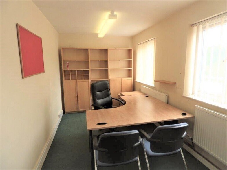 Hull Rd, Hull to rent - Building Photo - Image 3 of 11