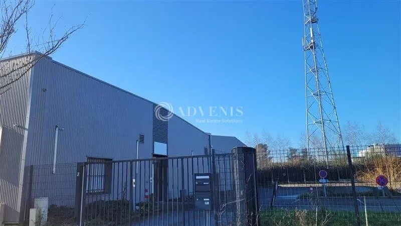 Light Industrial in Carquefou to rent Building Photo- Image 1 of 5