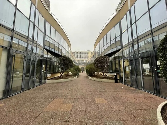 Location Bureaux 396 m²