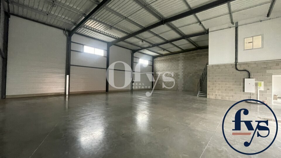 2 Rue Augustin Fresnel, Chassieu to rent - Interior Photo - Image 3 of 11