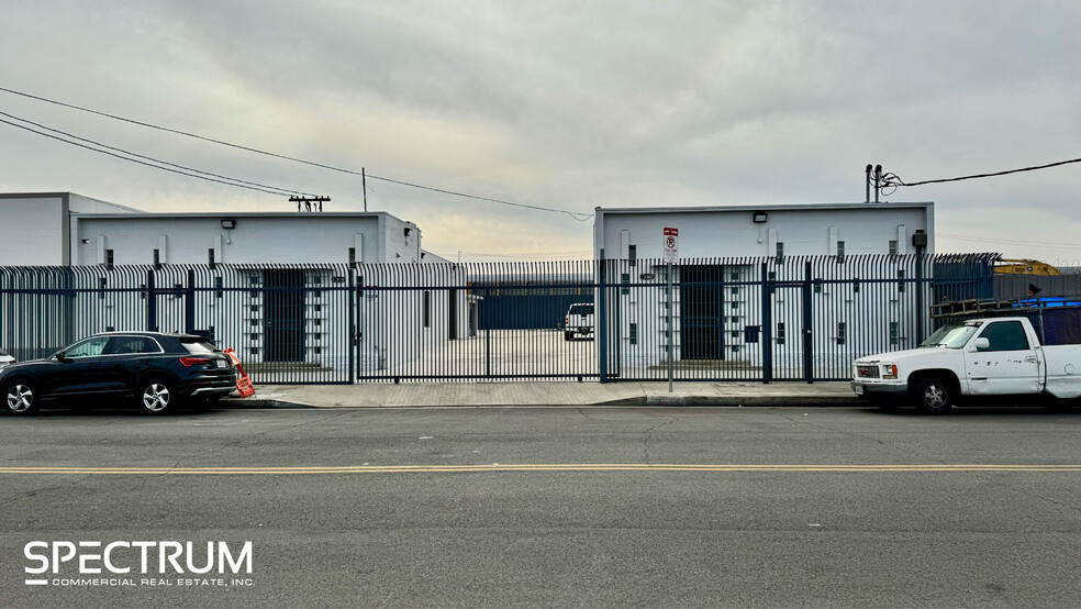 13938 Saticoy St, Panorama City, CA for rent - Building Photo - Image 1 of 12