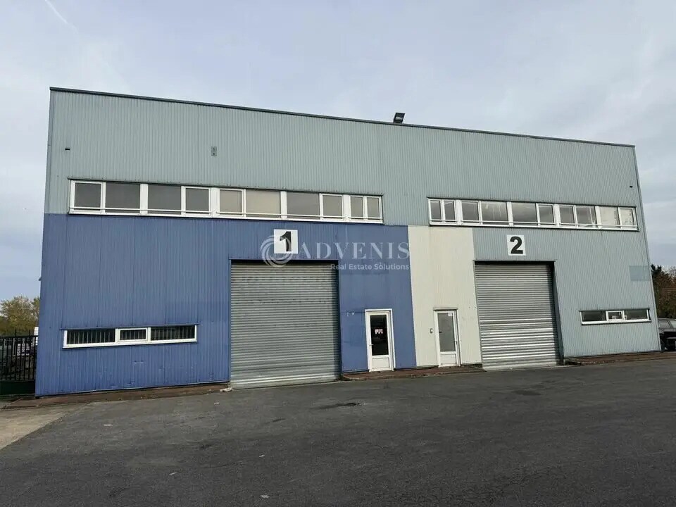 Light Industrial in Pontault-Combault for sale Building Photo- Image 1 of 6