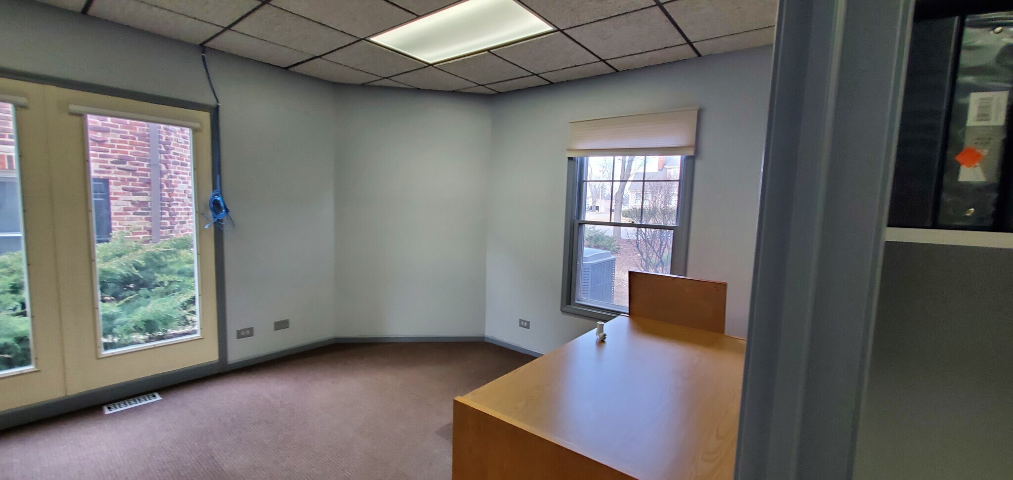 600 W Roosevelt Rd, Wheaton, IL to rent Interior Photo- Image 1 of 1